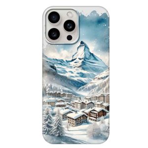 Unsere neuen Handyhüllen für iPhone & Samsung präsentieren das Matterhorn, das majestätisch über das verschneite, ruhige Dorf Zermatt thront, mit feinen Pinselstrichen, die die verschneiten Dächer und die zarte Schneelandschaft in einem Spektrum von Weiß- und Blautönen abbilden.